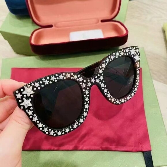 NIB Authentic Gucci Black GG0116S Oversized Sunglasses - Picture 3 of 5